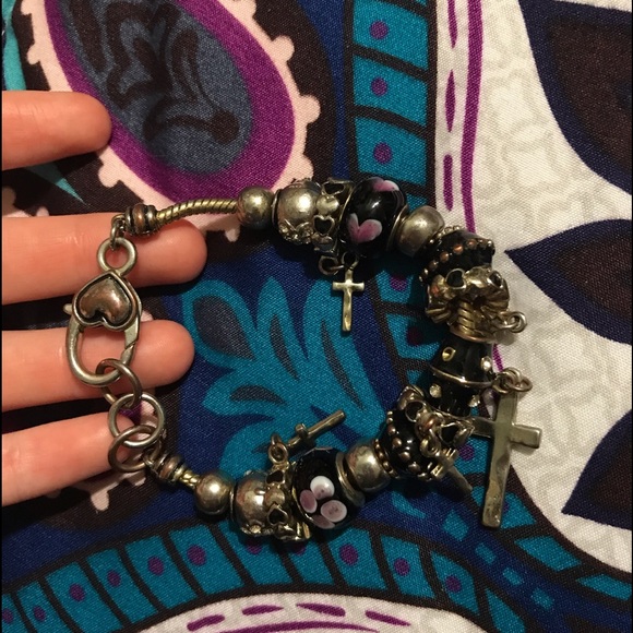 Charm bracelets - Picture 2 of 4